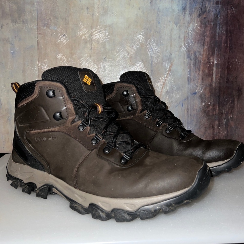 Columbia Newton Ridge Plus II Hiking Boots Mens 10 Brown Good Waterproof BM3970